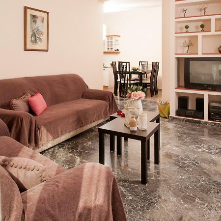 Relaxing Appt. Into The Heart Of Historical Center Apartment Kalamata Bagian luar foto