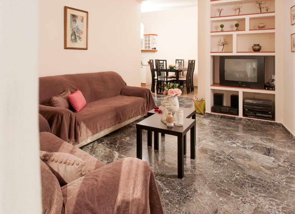 Relaxing Appt. Into The Heart Of Historical Center Apartment Kalamata Bagian luar foto